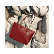 Coach Women’s Cammie Chain Tote – Refined Pebble Leather, Elegant Chain Strap, Spacious Design